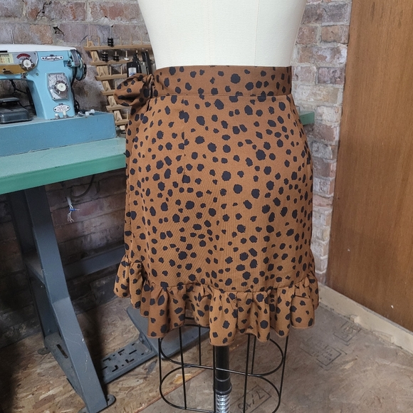 SHEIN brown black dotted wrap skirt xs 2 - Picture 6 of 9